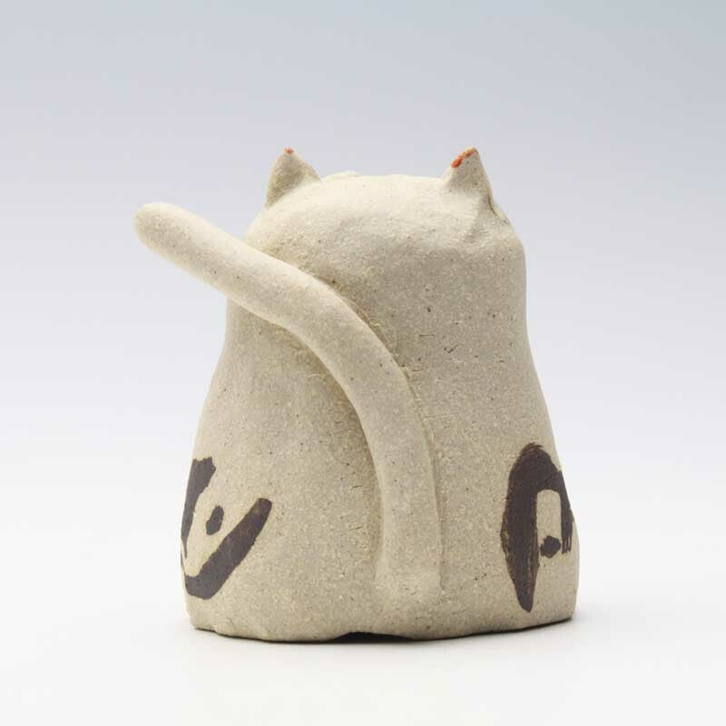 Toyodai Kiln Mino Ware Smiling Lucky Cat (White)