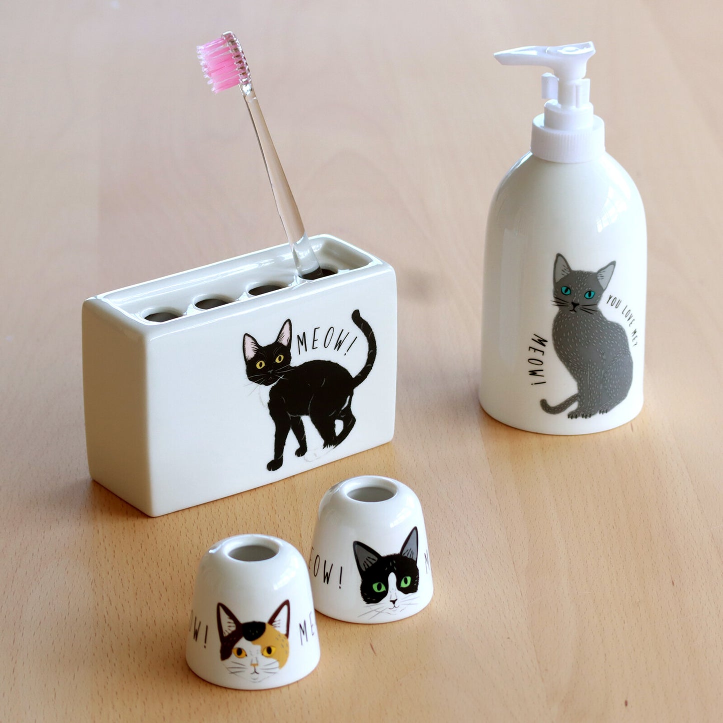 Cat pattern single hole toothbrush holder