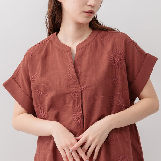 竹節棉刺繡圖案上衣