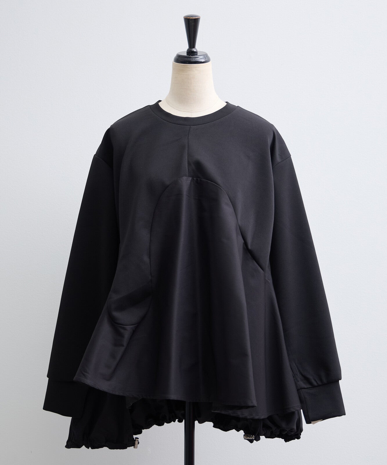 抽繩下擺廓形上衣