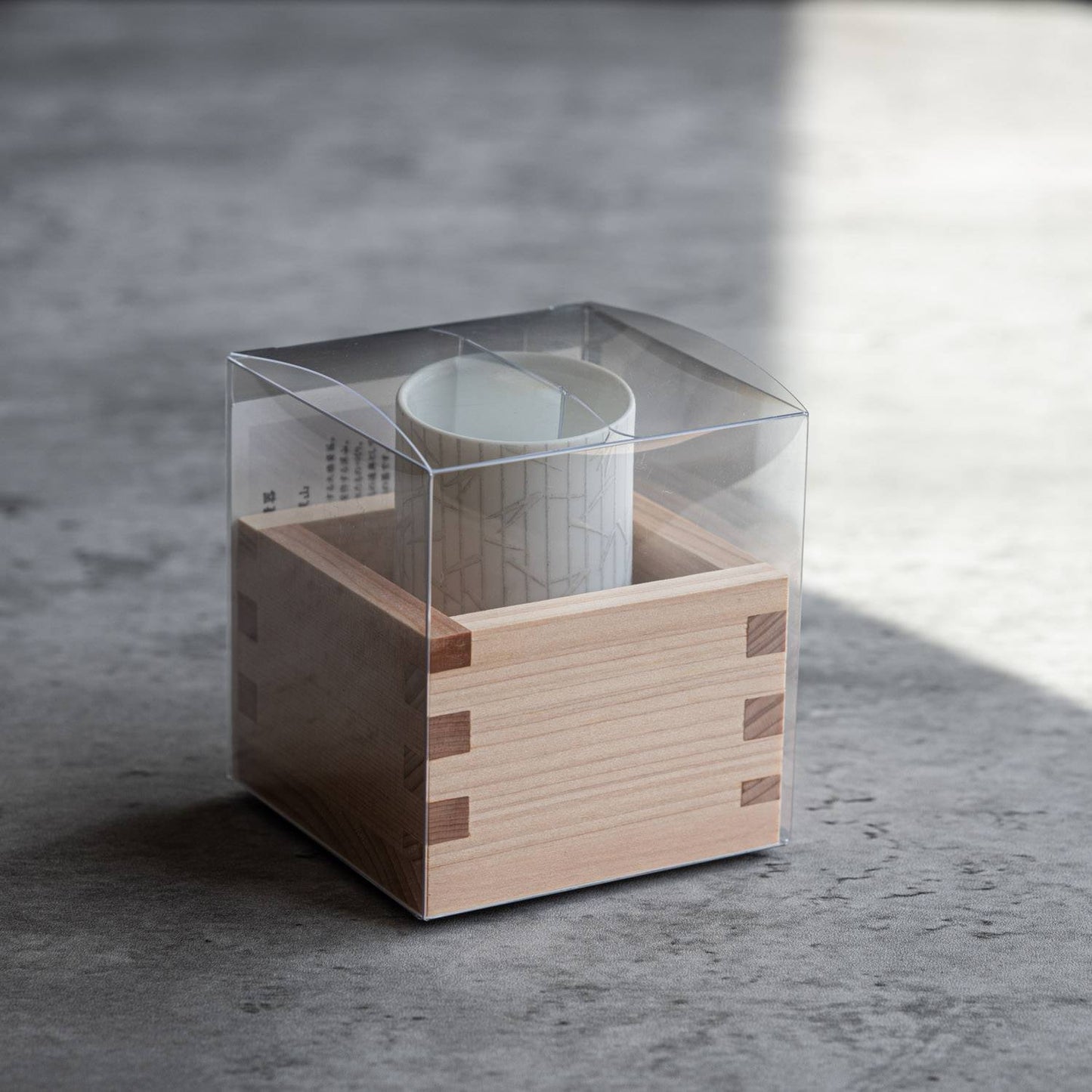 Miyama-glazed sake cup with five wooden spoons set