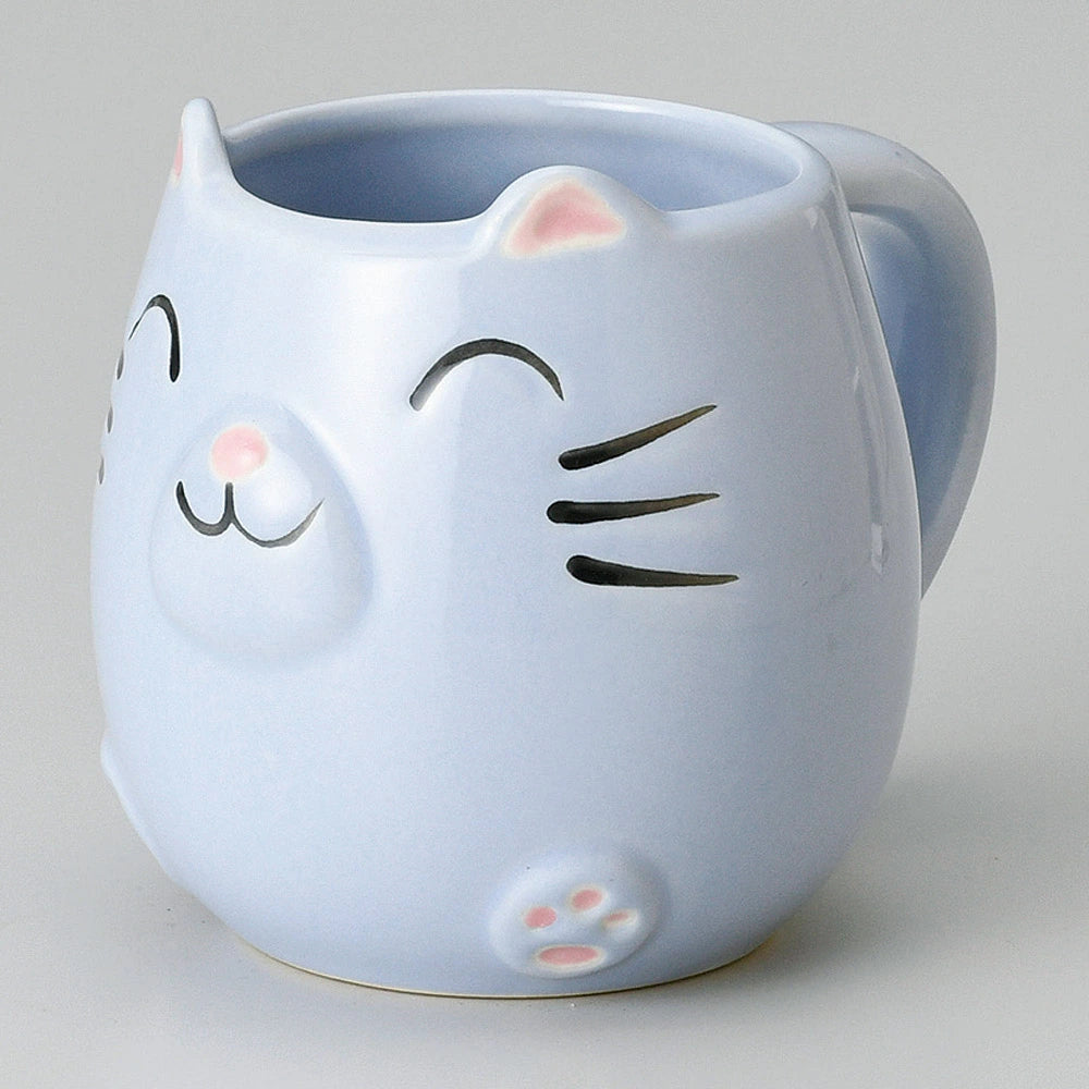 Smiling cat round mug
