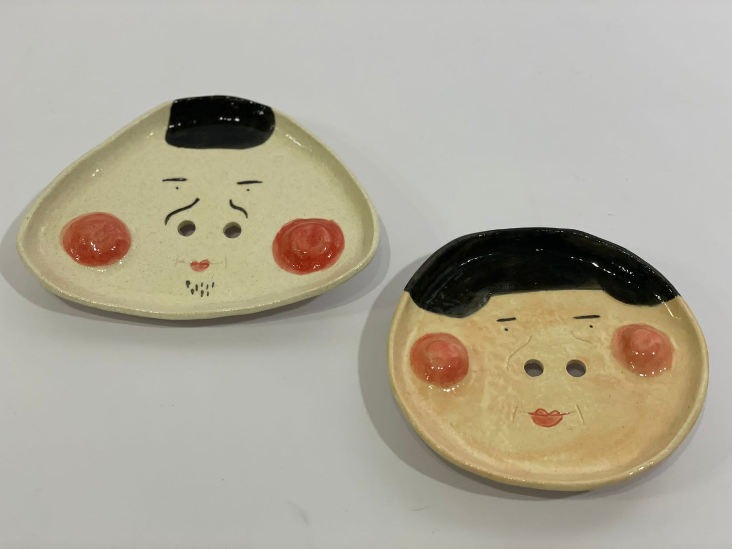 Porcelain big nostril soap stand