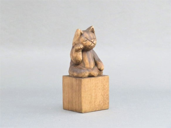 右手で招き猫 蜜蝋仕上げ 猫仏