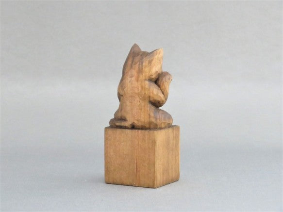 右手で招き猫 蜜蝋仕上げ 猫仏