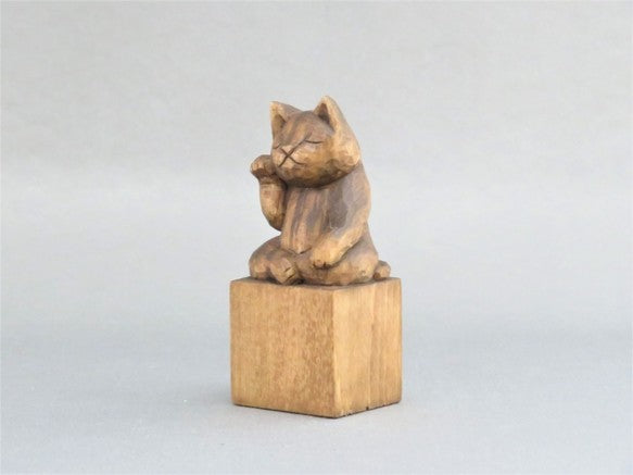 右手で招き猫 蜜蝋仕上げ 猫仏