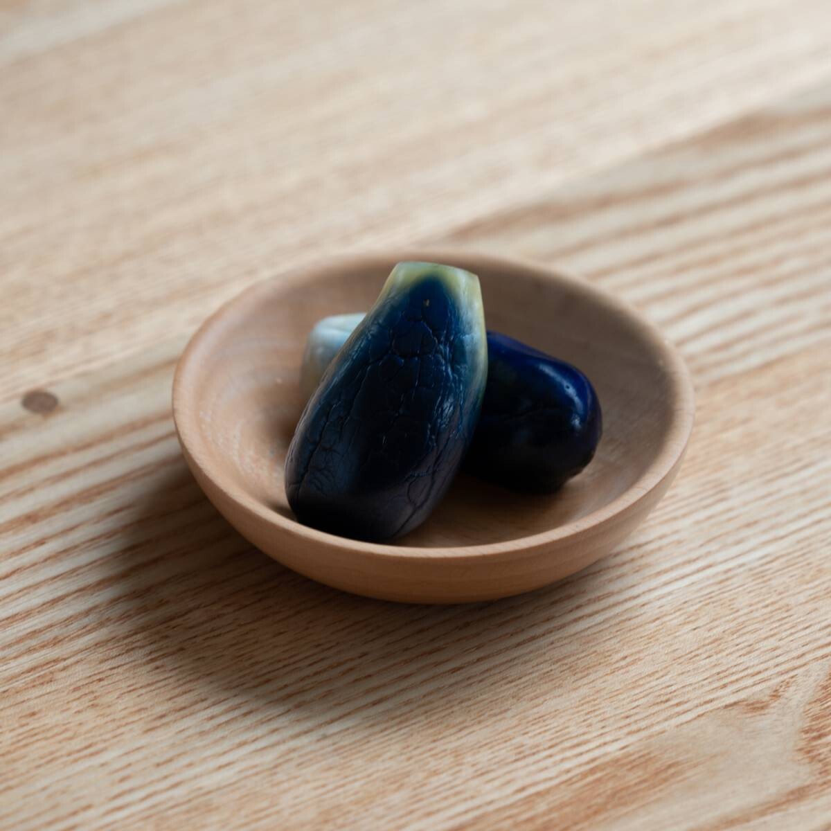 wooden round dish