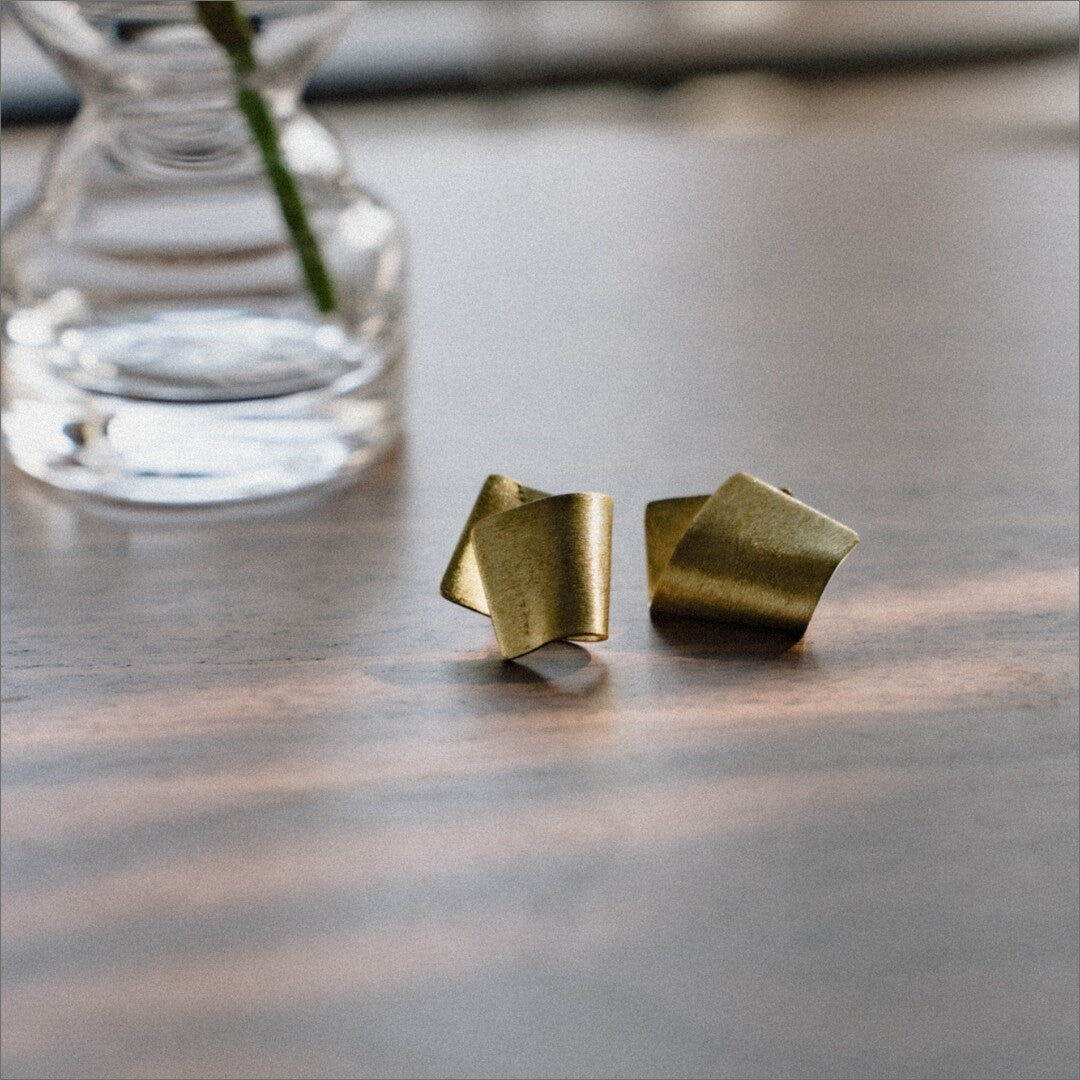 黃銅折疊造型穿孔耳環