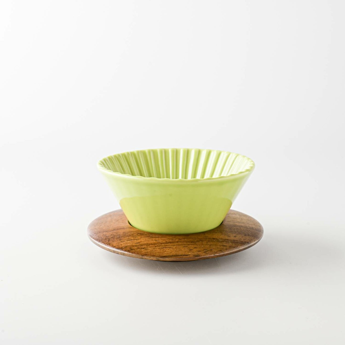 Mino ware filter cup with wooden coaster