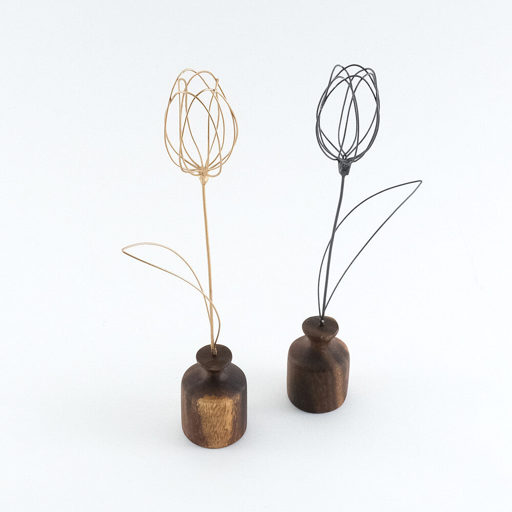 金屬線條鬱金香擺設