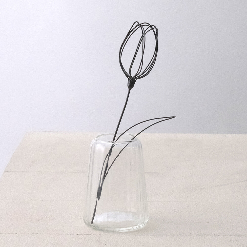 金屬線條鬱金香擺設