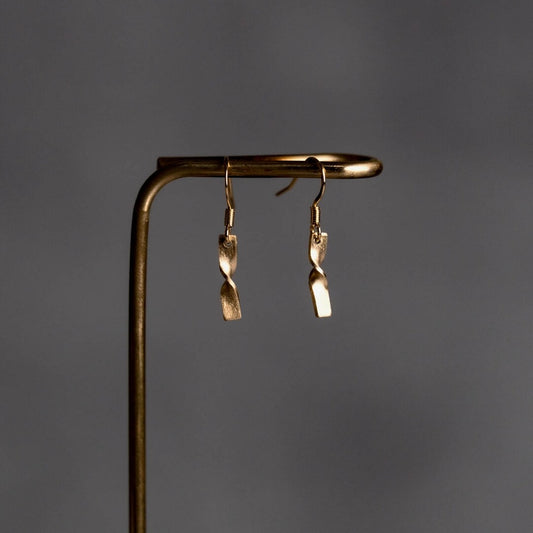 黃銅短款螺旋穿孔耳環