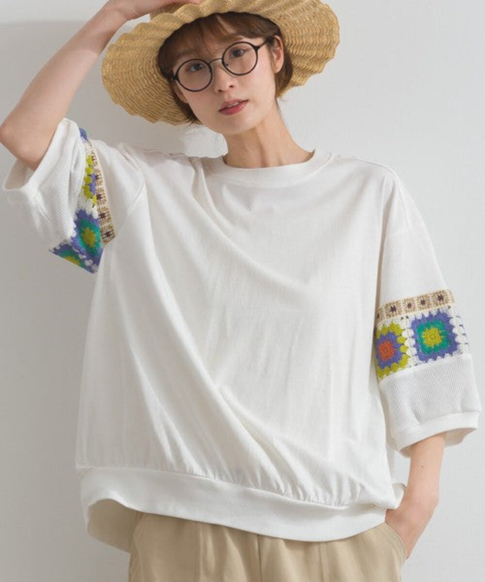 袖口鉤花圖案寬鬆T-shirt