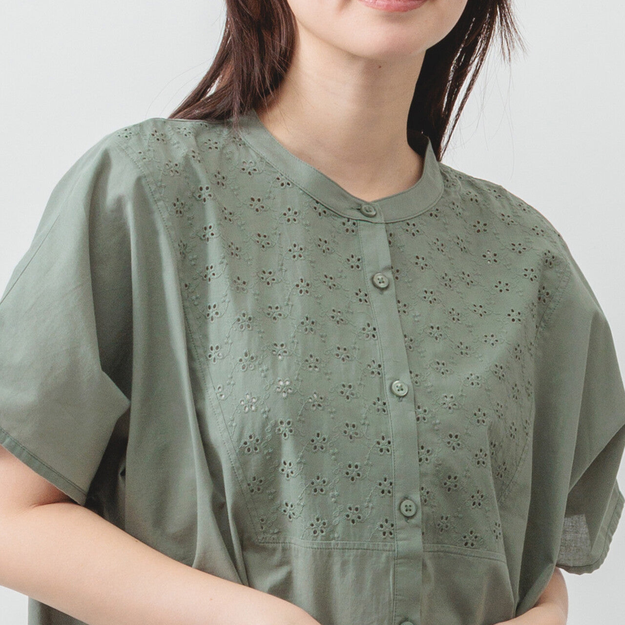 刺繡小花開襟襯衫