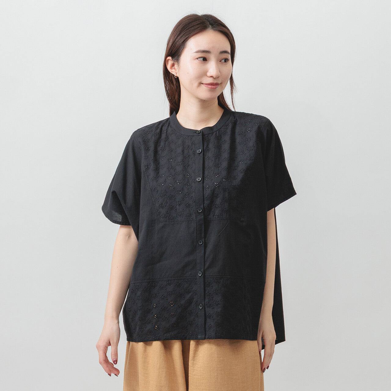 刺繡小花開襟襯衫