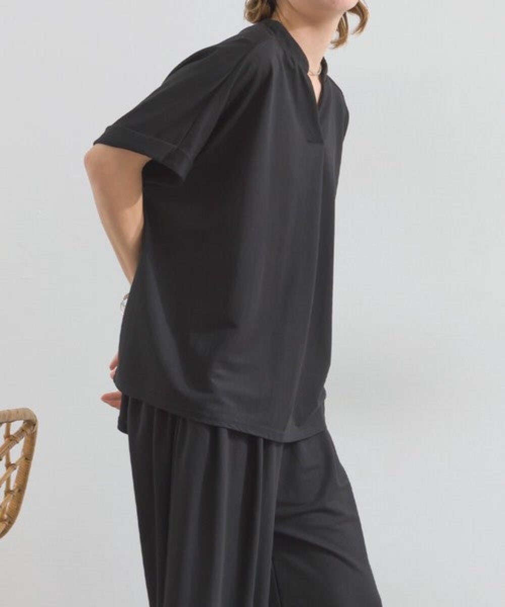 純色V形小立領寬鬆T-shirt