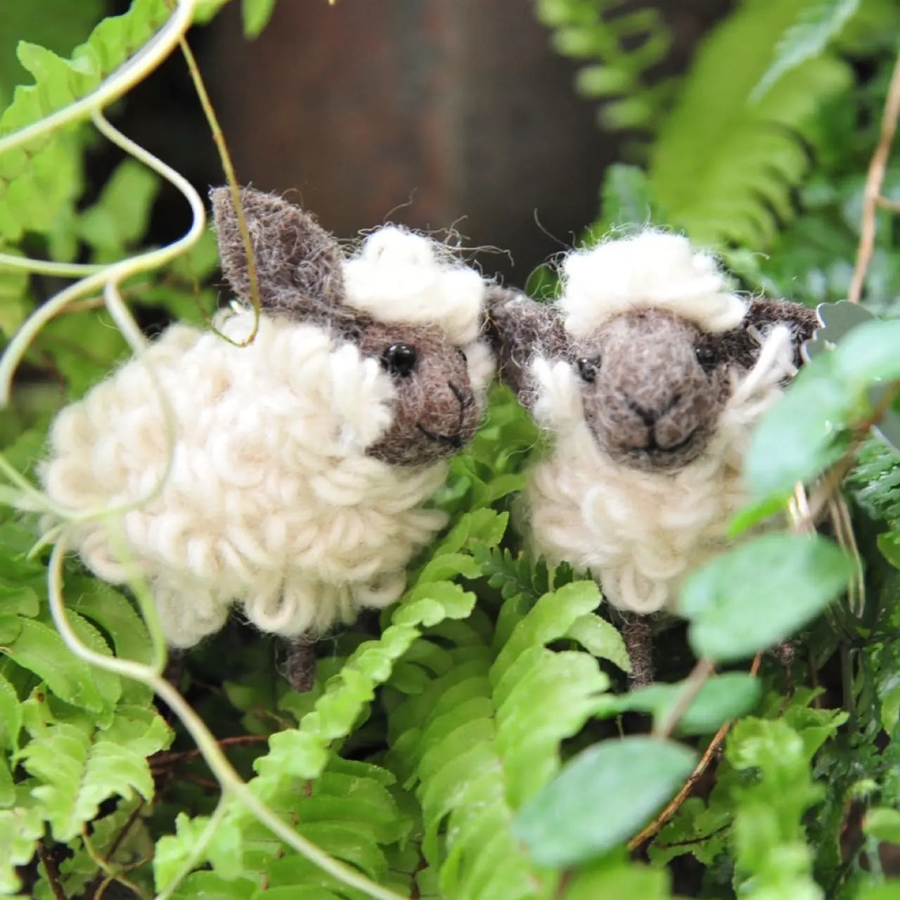 Keychain｜Smiling Sheep (brown face and white body)