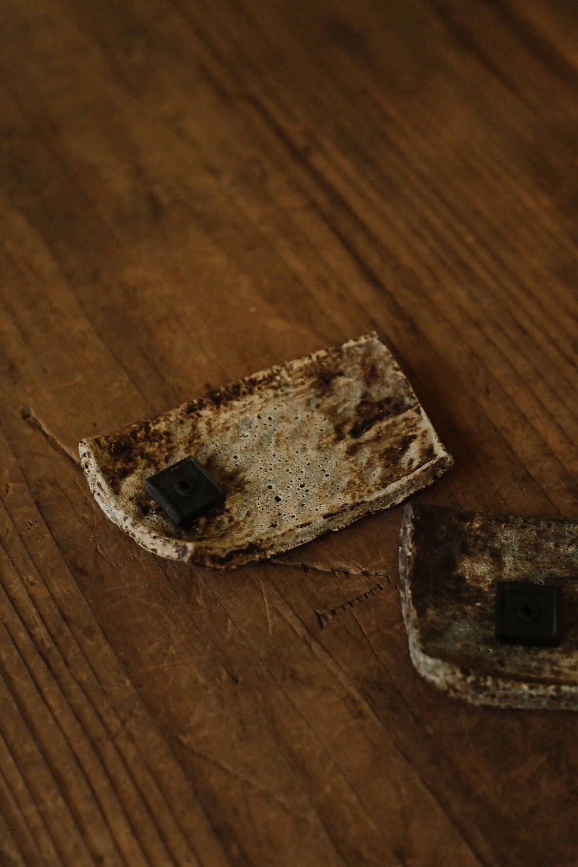 {陶器。日常} - 線香座