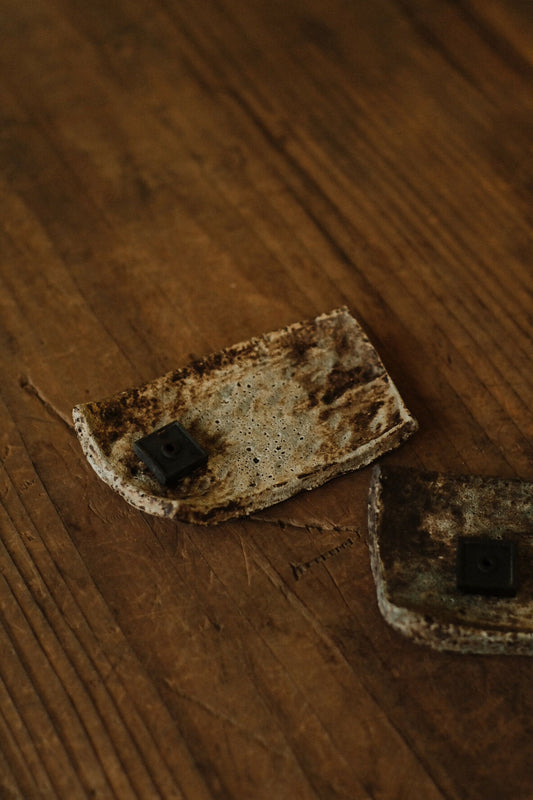 {陶器。日常} - 線香座