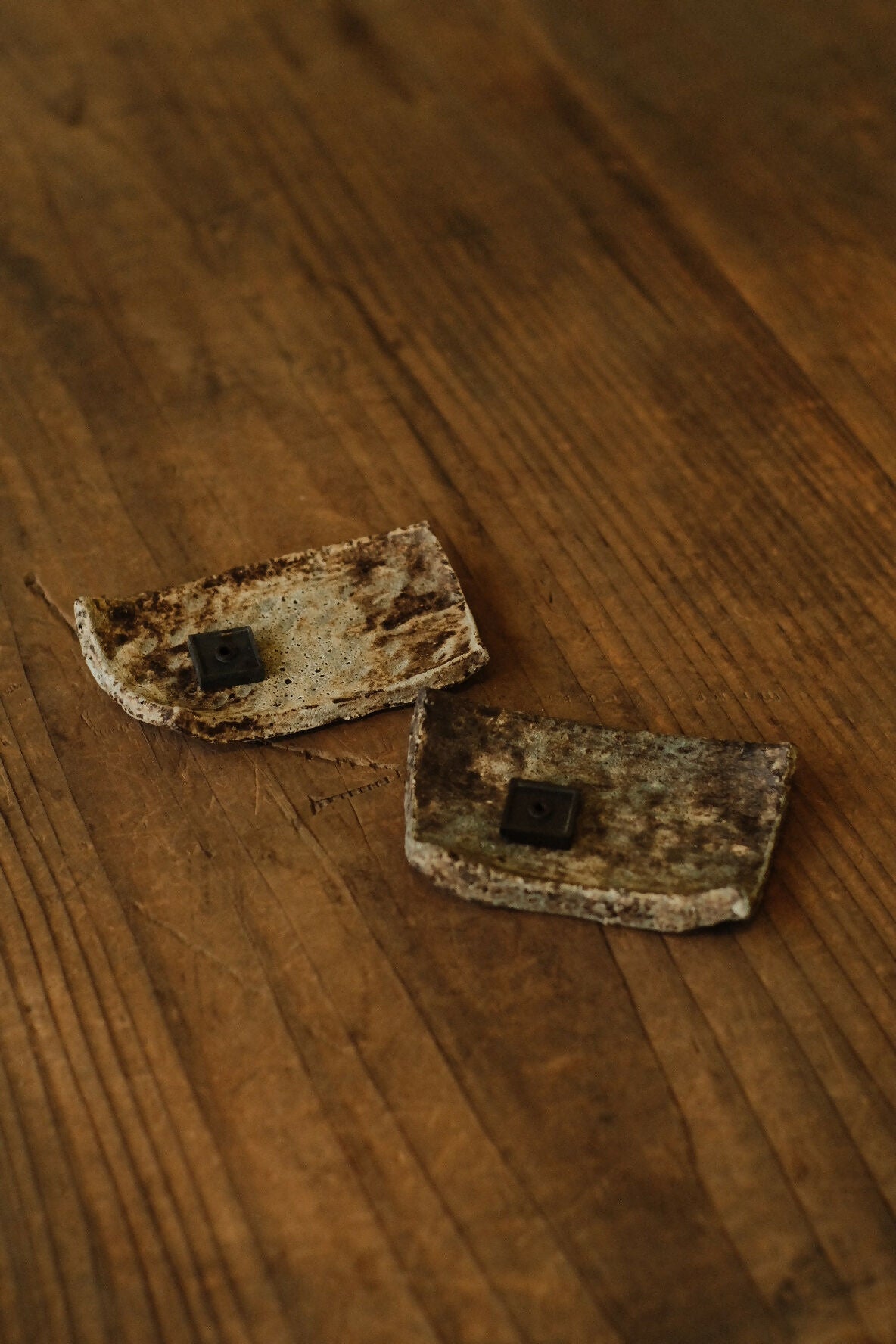 {陶器。日常} - 線香座