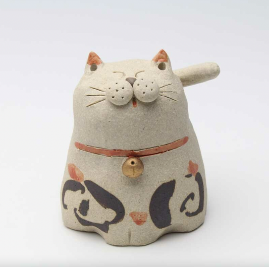 Toyodai Kiln Mino Ware Smiling Lucky Cat (White)