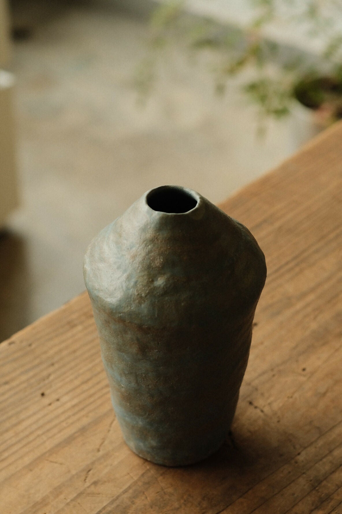 {陶器。日常} - 手捏花器