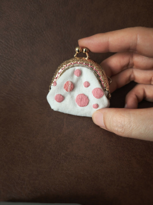 手工刺繡 X 迷你口金包